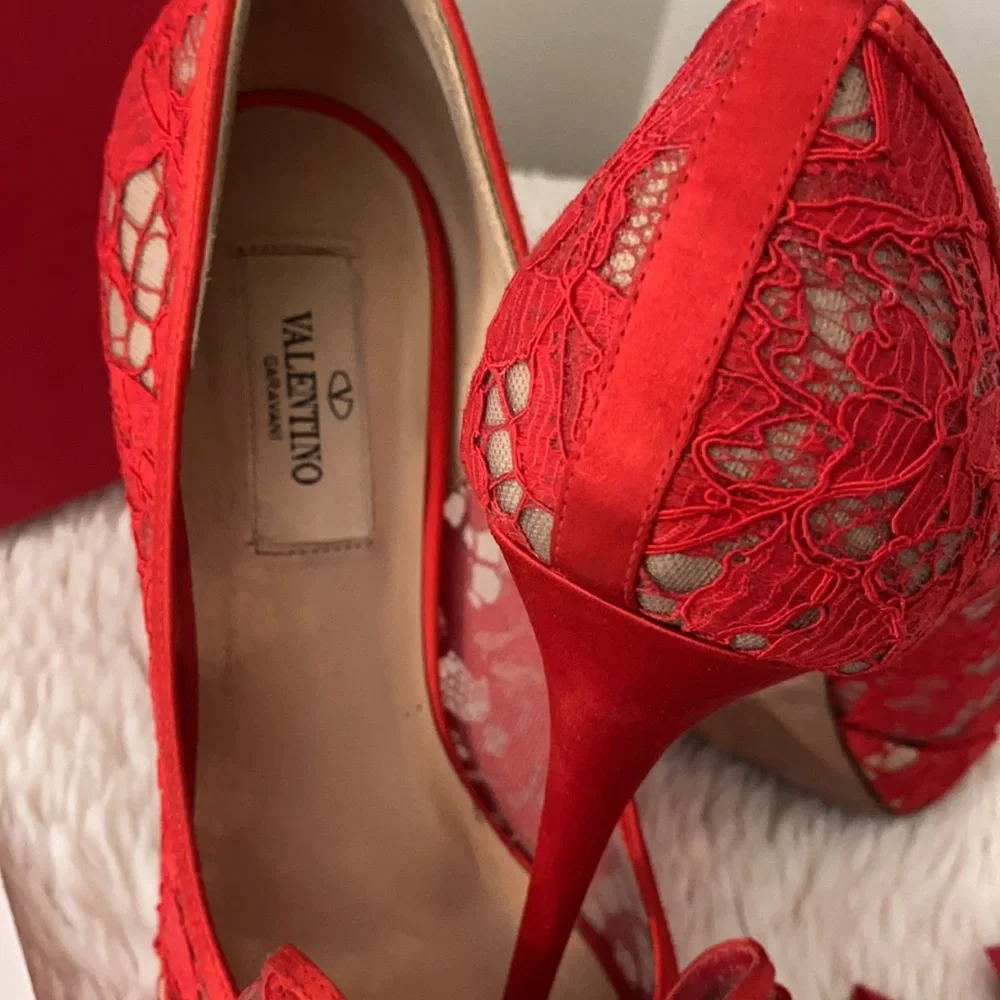 Valentino Garavani red heels - Picture 5 of 8